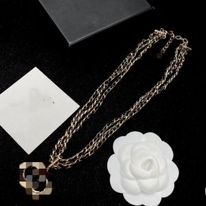 Kvinnors unika halsbandsdesigner smycken halsband Kvinnors underbara modeatmosfär smycken Pearl Necklace Party Gift