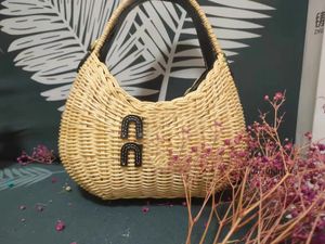 Borsa a mano in rattan di lusso Borsa a mano Borsa da donna Designer Pigna Borse in vimini intrecciate Borsa da donna estiva in paglia da spiaggia carina Borse da viaggio fatte a mano per le vacanze a Bali