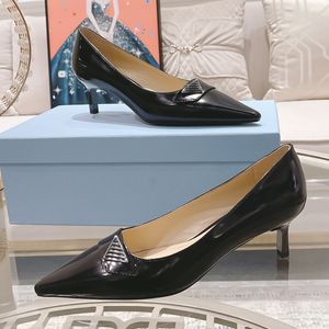 Sommarmode Single Shoes Luxury Designer Temperament Sexy Womens Shoes Leather Pending Point Toe Baotou Thin High Heels Size 35-41 +Box