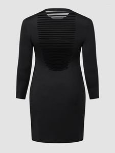 Plus -klänningar Finjani kvinnor klipper ut randig svart klänning långärmad elegant bodycon midi