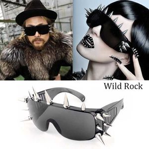 2021 Yeni Perçin Spike Dekorasyon Vahşi Kaya Steampunk Erkekler/Kadın Güneş Gözlüğü Serin Moda Sahne Bar Partisi Güneş Gözlükleri Oculos de Sol L230523