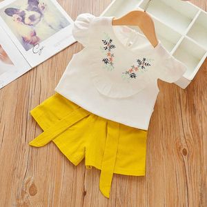 Giyim Setleri Yaz Giysileri Yeni Kız Uçan Kollu Çiçek Kısa Gömlek Sevimli Bebek Kıyafet