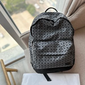 Nuovo zaino di design per donna uomo Coppia Borsa a tracolla moda Trend Business Leisure Junior High School Student Schoolbag Grande capacità