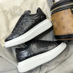 2023new Men Designer Sneaker أحذية غير رسمية أحذية جلدية أحذية مطرزة خطوط بيضاء الأحذية