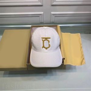 Siyah Erkek Tasarımcı Şapkalar Beyaz Lüks Kapak Düz Renk Donurs Snap Geri Sevgililer Günü Hediye Çiftleri Stil Mektup Nakış Fithed Cap Zarif Moda PJ048 C23