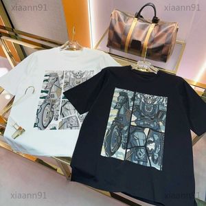 Designer Luxury Classic Hermness Shirt Warhorse di alta qualità H Printing Black and White Pure Cotton Oversize Tagnone da uomo estate Donne Fashion Trend Hness Thirt