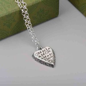 designer de joias pulseira colar anel padrão em forma de coração feito de letras antigas videiras esculpidas amor pingente amantes suéter cadeia de alta qualidade
