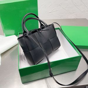 デザイナーキルティング財布茶色のコンポジットバッグヴィンテージソフトトートバッグレザーの女性用トップハンドル調整可能な財布ショルダーストラップ24cmクロスボディバッグ