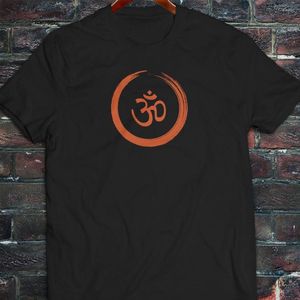 Męskie koszule 2023 Letnia moda T-shirt pędzel om symbol hindu mantra duchowy zen męski czarny