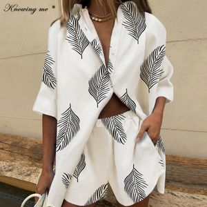 Tvådelt klänning Summer Bökning Kvinnor Leaf Printed Two Piece Set Elegant Casual Lapel Single Breasted Shirt Loose Pants Shorts Outfit Set 230530