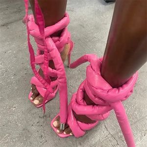 Sandálias femininas verão 2023 salto quadrado a alto com cadarço bombas femininas gladiador cinza sandalias designer sapatos de baile tamanho grande