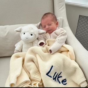 Family Matching Outfits 100x80cm Baby Soft Blanket Stroller Blanket with Embroidered Name Custom born Baby Gift Kids Soft Breathable Cotton Knit 230530