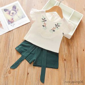 Giyim Setleri 2023 Yaz Giysileri Yeni Kız Uçan Kollu Çiçek Kısa Gömlek Sevimli Bebek Kıyafet