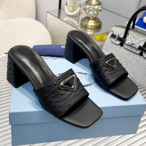 Top luxuriöse reife Lederruhrschuhe im Frühjahr und Sommer Moderne Flat-Bottomed Brand Design Square Head Exotic Style Outdoor-Frauenschuhe mit hohen Heelen mit Box Plus Size