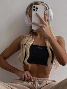 Kvinnors tankar camis svart halter top för kvinnor modekläder brev tryckt vilda kläder y2k tillbehör mini camiseta sin mangas sexig para mujer t230531