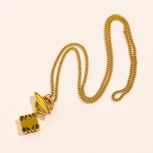 Wholesale New Style Designer Hollow Pendant Necklaces Famous Brand Letter Women 18K Gold Plated Stainless Steel Necklace Never Fade Fashion Jewelry Accessories