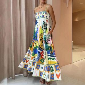 Abiti casual 2023 Summer Square Neck Strap Dress Women Graffiti Print Beach Holiday Style Vita alta Slim Long