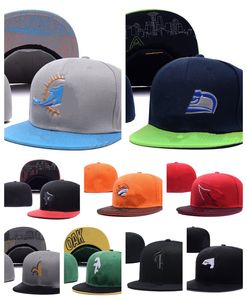 Chapéus ajustados de design de bola de alta qualidade Chapéu de baskball plano para todos os times Logo algodão Snapbacks chapéu bordado Ajustável basquete futebol Fit Caps Esportes Mesh boné flexível