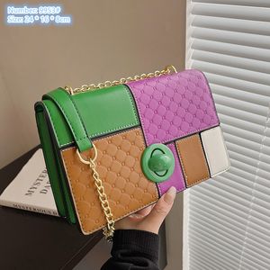 Damer axelväskor 7 färger nischdesign färg matchande läderkedja väska flip multifunktionell modehandväska söt kontrast färg mobiltelefon mynt handväska 9953#