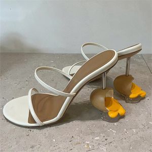 Mulheres de salto estranhas chinelas de verão sapatos de salto alto, senhoras do lado de fora dos slides, bombas de vestido sexy designer sandálias de gladiador branco