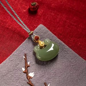 Натуральный Hotan Jade Peace Ruyi Lock Подвеска древнее метод ожерелье подвеска нефрита.