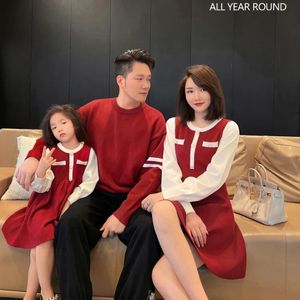Family Matching Outfits Matching Family Sweaters Mum Daughter Red Black Cute Dress Dad Son Knitwear Couple Outfit Adults Kids Baby Sweater For Christmas 231130