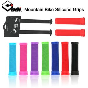 Cykelstyrningskomponenter ODI Mountain Bike Grips manschetter Silikonhandtag för cykelhandtag Täckstyrslangar Cycling Grips med styrproppar 231201