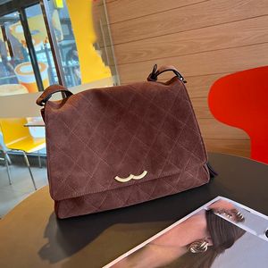 Borsa a tracolla in pelle da donna di design 30 cm Pelliccia tornita con diamanti a quadri Hardware dorato Metallo Logo grande Borsa di lusso Borse a tracolla con tracolla regolabile Sacoche aeroportuale