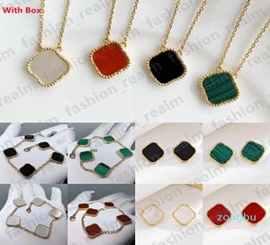 Four Leaf Clover Necklace Designer Jewelry Set Pendant Necklaces Bracelet Stud Earring Gold Silver Mother of Pearl Green Flower Ne3969756