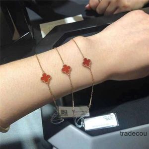 Designer Jewelrys Van Clover Bracelet Van Family VCA/Vanke Yabao 18K Gold Four Leaf Grass Five Flower Red Jade Chalcedony White Fritillaria Black Agate Female