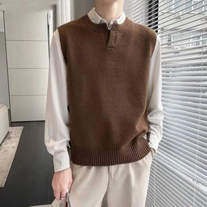 Kamizelki męskie 2023 SWEATER SLIM SLIVEVELESS Kamizelka Top Jumn Winter Casual Solid Color kamizelka V szyja pullover plus rozmiar m2xl 231130