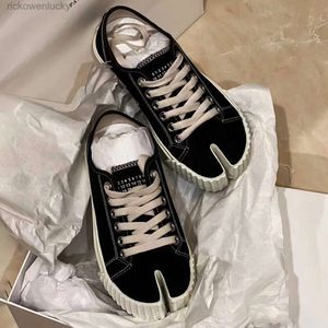 MAISON TOPLATNY Moda MAISONS MARGIELA TABI Casual Shoes Womans Canvas Sneakers Designer Flat Heel Antisllip Outdoor Low Trainer Run Black Sukienka Męki Ru Ru Ru