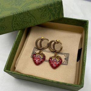 Luxurys Designers Earrings Strawberry Stud Temperance Personalityシニアセンスレトロイヤリングファッション素敵な素敵な255b