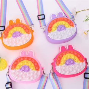 Rainbow Bunny Umhängetasche für Kinder und Mädchen, eine Schultertasche, verstellbarer Riemen, Urlaub, Reisen, Regenbogen-bedrucktes Taschenpaket