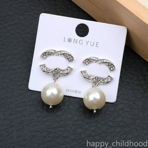 Luxury Designer Classic Elegant Pearl Dangle Earrings for Women Crystal Long Tassel Drop Earring Wedding Jewelry