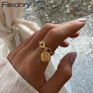 Solitaire Ring ANRY Silver Color Rings Fashion Vintage Couples Simple Hollow Chain Irregular Texture Pendant Party Jewelry for Women 231201