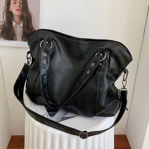 Sacos de noite Saco grande para mulheres em design de moda de alta capacidade de couro bolsa lateral feminina shopper bolsas carteira 231130