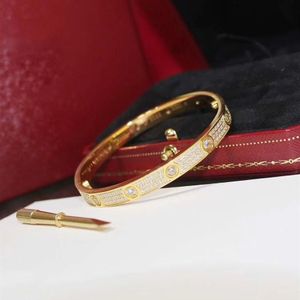 Love Series Högkvalitativa europeiska storlekar Diamants Bangle Manufacturer Wholer 2022 Ny designer 18K mässing Gilded Retro Clas2098