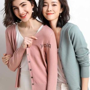 Kvinnors tröjor Cardigans Women 2023 Autumn Single Breasted V-Ne Sticked tröja Fashion Short Knitwear Solid Blue Green Pink Jumpersyolq