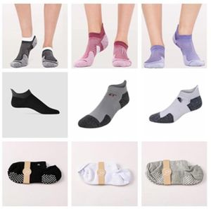 2022 Align 07 Socks Women's and Men's Cotton Wild Classic Breathable Stockings Black White Mix and Match Sports Fitness8232974