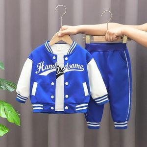 Set di abbigliamento Completo da baseball per bambini Ragazzi Ragazze Casual Cappotto sportivo Pantaloni tripartito Primavera Autunno Sottile Tuta da bambino Abiti 231201