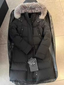 Parkas de plumón para mujer, corte canadiense clásico, serie Quebec, ropa de trabajo de ganso engrosada con cuello de piel de zorro plateado para chaqueta de plumón para parejas de mujeres 53aa