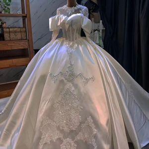 Gorgeous Lace Ball Gown Wedding Dresses Long Sleeves Beaded Bridal Gown Sequined Sweep Train Satin Vestido de Novia for Bride