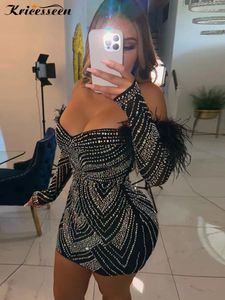 Casual Dresses Kricesseen Sexig Glitter Crystal Feather Detales Mini Dress For Women Glam Strapless Party Night Birthday Bodycon Outfits