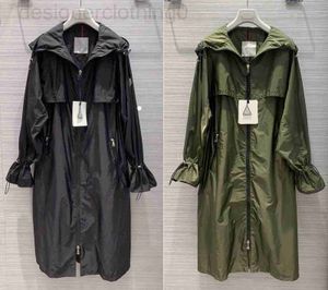 Damen-Trenchcoats, Designer-Luxus-Designer-Jacken für französische Damen, Mäntel mit Kapuze, Taille, atmungsaktive Sonnenschutzkleidung, bestickte Armbänder, Windjackenmantel KXK7