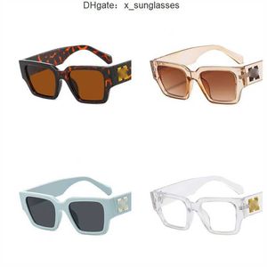 Lüks Tasarımcı Erkekler ve Kadınlar İçin Güneş Gözlüğü Tarzda Moda Gözlük Klasik Kalın Plaka Siyah Beyaz Kare Çerçeve Gözlük Adam Gözlükleri 7FGV