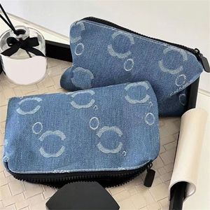 Designer saco de cosméticos mulher moda compõem saco portátil saco de maquiagem denim azul saco de lavagem marca carta saco de lavagem de luxo kits de higiene pessoal