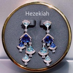 Hezekiah S925 Sterling Silver Fan örhängen Högkvalitativ aristokratisk temperament Damörhängen Prom Partyörhängen Luxurious232N