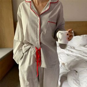Kvinnors sömnkläder Hösten Löst randiga pyjamas Kvinnors pinstriped spetsar upp byxor långärmad topp casual bomull japansk stil pyjamas 2st 231130