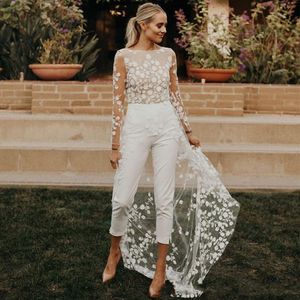 Tailleur pantalone da sposa aperto sul retro per le donne Maniche lunghe Tute da sposa per le spose O-collo in pizzo Sweep Train Abito da sposa su misura Vestido De Noiva